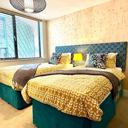 Beautiful New 2 Bedroom Apartment - Next To The Beach - Great Location - Free Parking - Fast Wifi - Smart Tv - Sleeps Up To 4! Close To Purbeck, Corfe Castle, Sandbanks, Poole & Bournemouth Swanage Bagian luar foto
