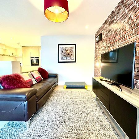 Beautiful New 2 Bedroom Apartment - Next To The Beach - Great Location - Free Parking - Fast Wifi - Smart Tv - Sleeps Up To 4! Close To Purbeck, Corfe Castle, Sandbanks, Poole & Bournemouth Swanage Bagian luar foto