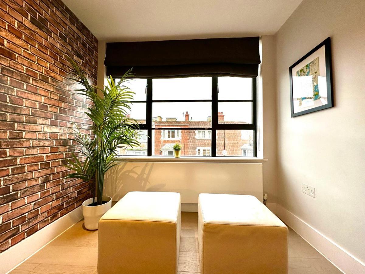 Beautiful New 2 Bedroom Apartment - Next To The Beach - Great Location - Free Parking - Fast Wifi - Smart Tv - Sleeps Up To 4! Close To Purbeck, Corfe Castle, Sandbanks, Poole & Bournemouth Swanage Bagian luar foto
