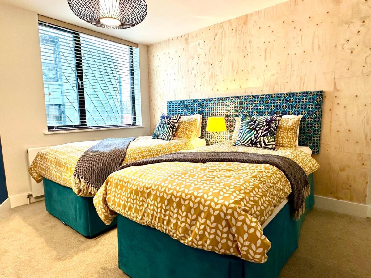 Beautiful New 2 Bedroom Apartment - Next To The Beach - Great Location - Free Parking - Fast Wifi - Smart Tv - Sleeps Up To 4! Close To Purbeck, Corfe Castle, Sandbanks, Poole & Bournemouth Swanage Bagian luar foto