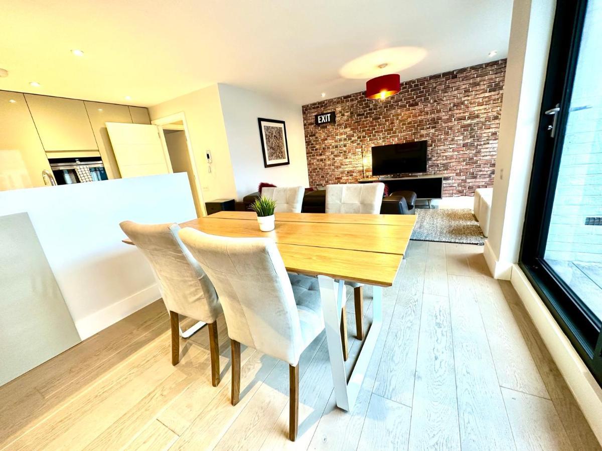Beautiful New 2 Bedroom Apartment - Next To The Beach - Great Location - Free Parking - Fast Wifi - Smart Tv - Sleeps Up To 4! Close To Purbeck, Corfe Castle, Sandbanks, Poole & Bournemouth Swanage Bagian luar foto